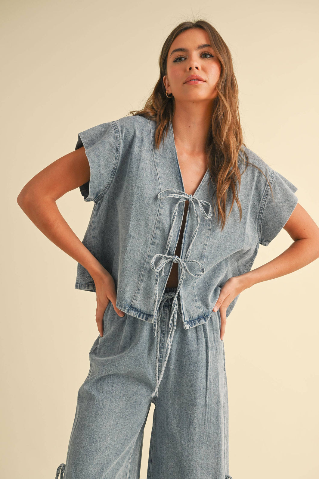 DENIM TIED FRONT BLOUSE: MEDIUM