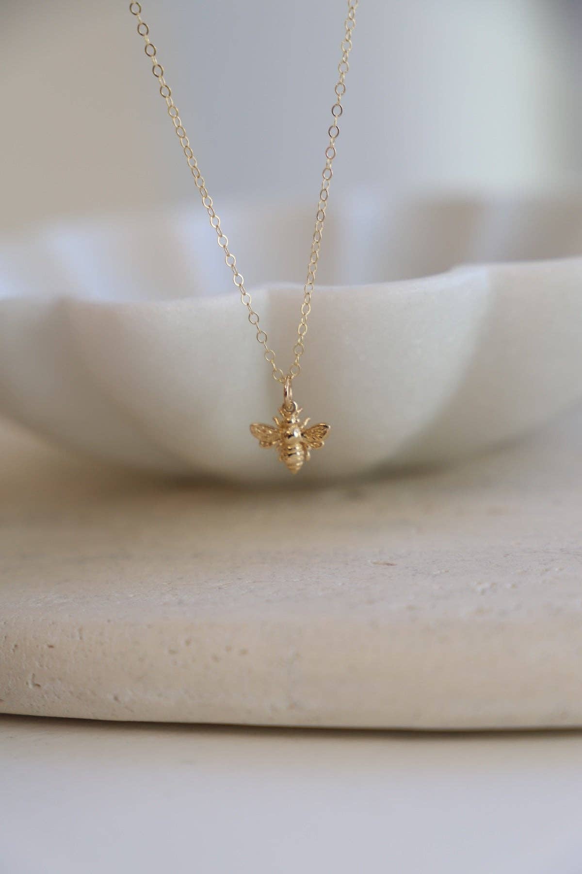 BEE CHARM NECKLACE: Gold