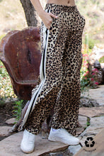 Load image into Gallery viewer, ANIMAL PRINTED BUTTER SOFT PANT
