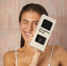 Load image into Gallery viewer, Detangling Brush
