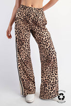 Load image into Gallery viewer, ANIMAL PRINTED BUTTER SOFT PANT
