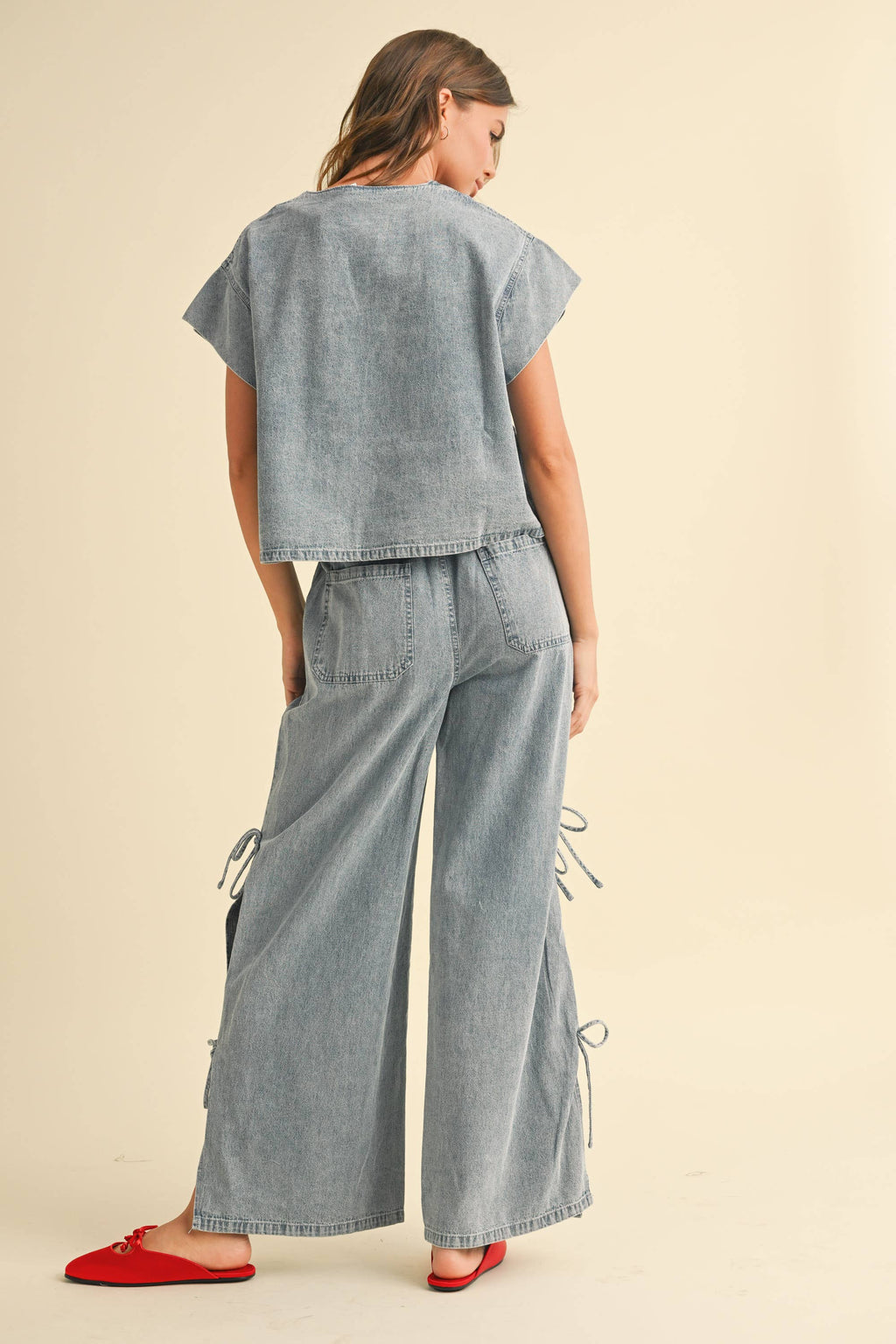 DENIM TIED ON THE SIDE PANTS