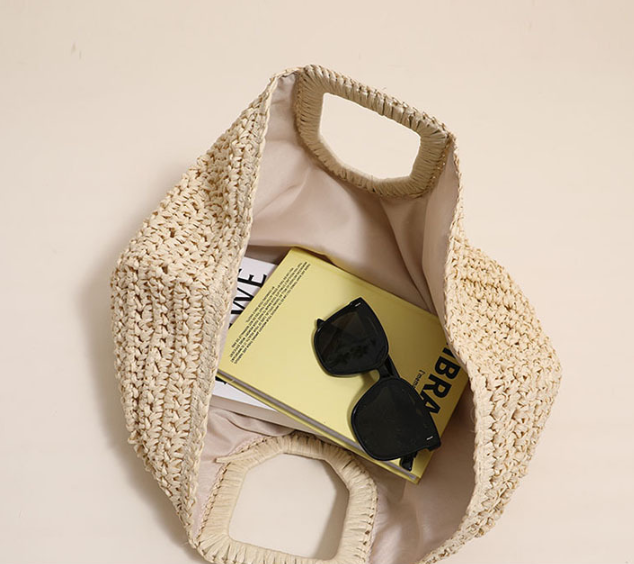 Straw woven bag vacation beach bag