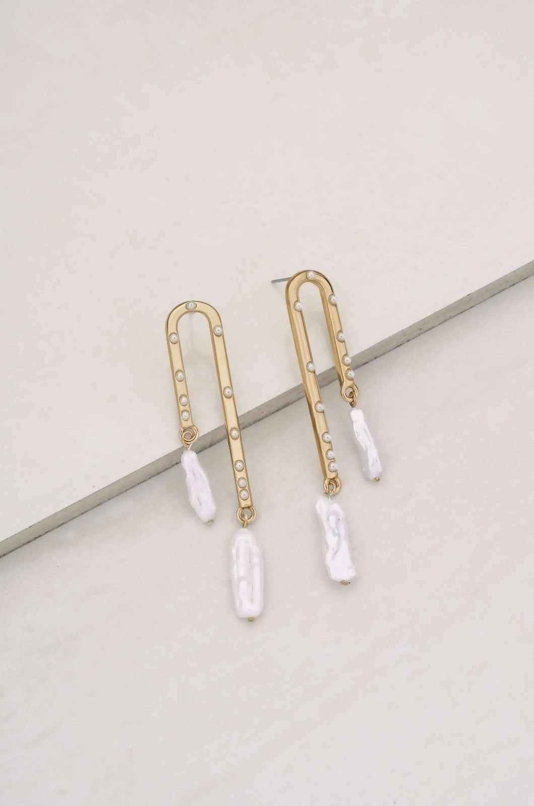 Asymmetrical Pearl Dangle 18k Gold Plated Earrings: One Size