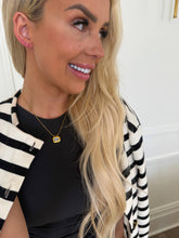 Load image into Gallery viewer, Daisy Necklace
