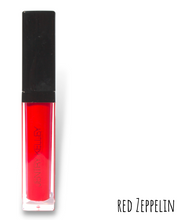 Load image into Gallery viewer, Immortelle Matte Liquid Lipstick
